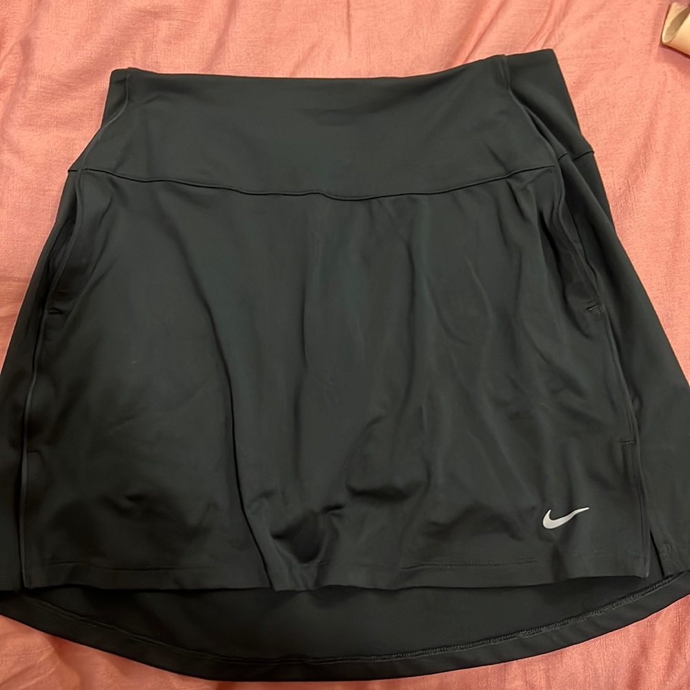 Nike women’s medium golf skirt!!!!